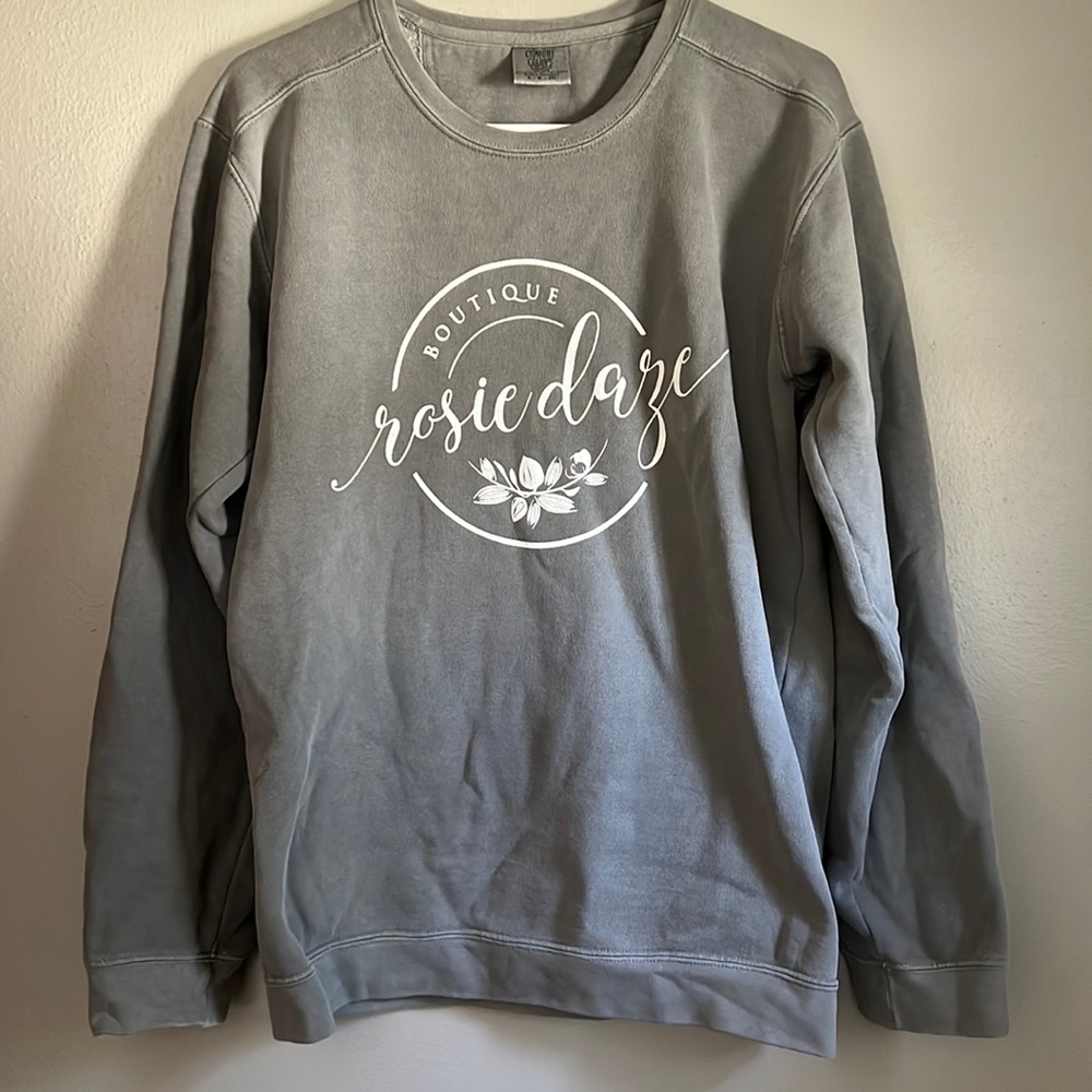 Rosie Daze gray sweatshirt